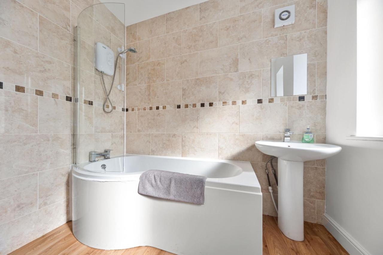 Villa Exclusive House For Contractors And Families Bradford  Exterior foto
